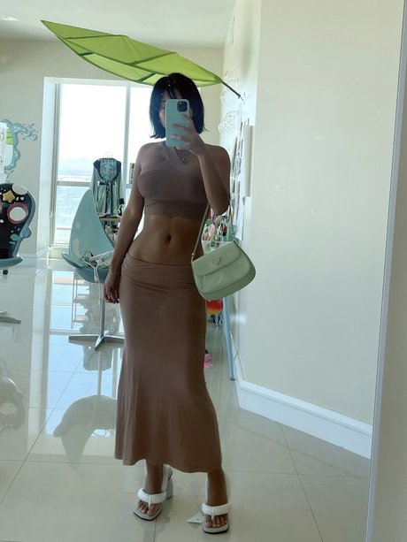 Alyssa Silos セックススター 画像