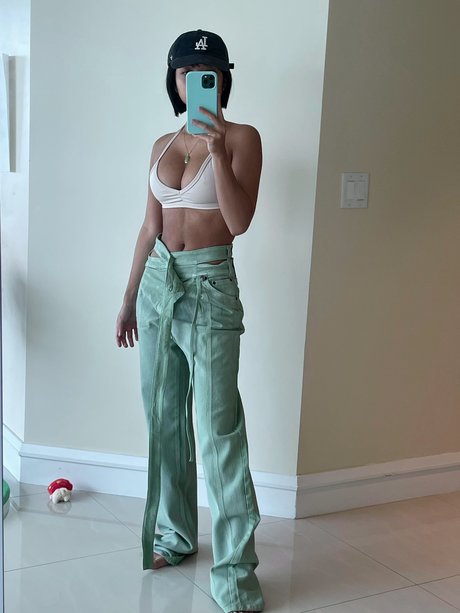 Alyssa Silos 完璧なモデル 写真