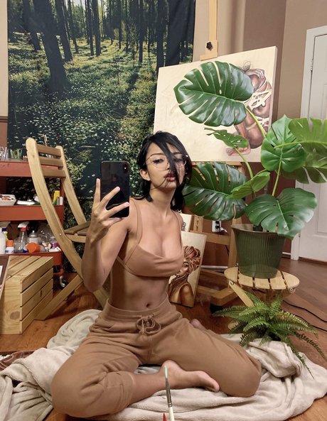 Alyssa Silos ポルノモデル 画像