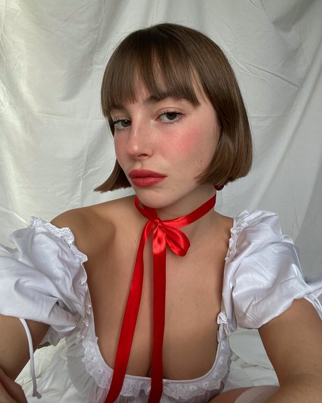 Amelie Manzoli エロティックなモデル ギャラリー