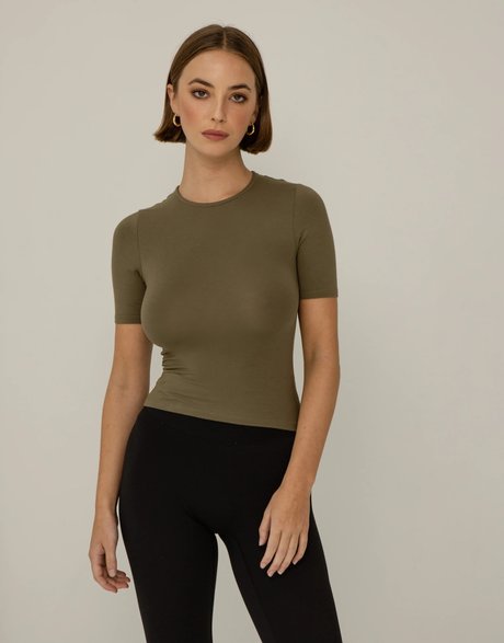 Amelie Manzoli かわいいモデル 写真