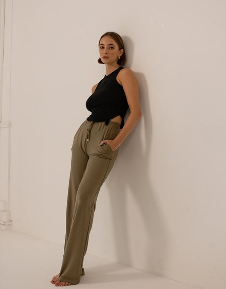 Amelie Manzoli ポルノスター ヌード ギャラリー