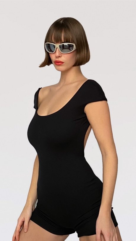 Amelie Manzoli xxxポルノスター 画像