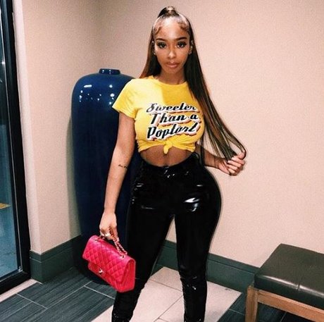 Ashley Burgos かわいいスター 写真