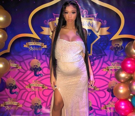 Ashley Burgos top profile image