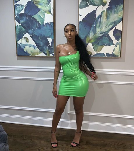 Ashley Burgos セックス女優 画像