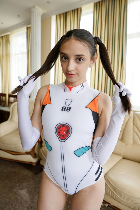 Olivia Linz_ アダルトモデル 画像