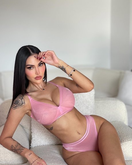 Annelese Milton top profile image