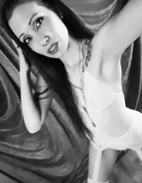 レズビアンセックスOnlyFans 裸 写真