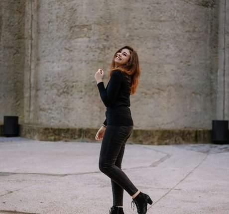 Lanzi ポルノスター HD 写真