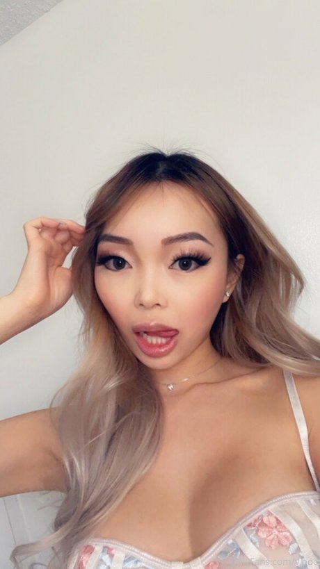 V boo ポルノスター 写真