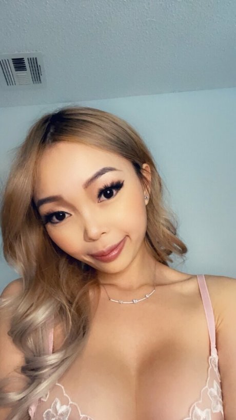 V boo top profile image