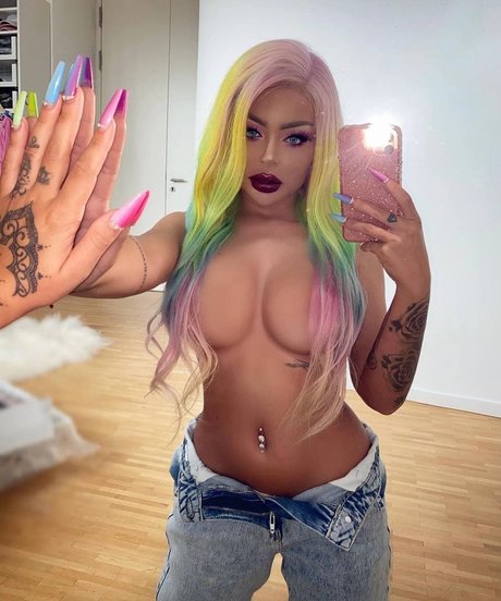 Katja Krasavice ポルノスター 無料 写真