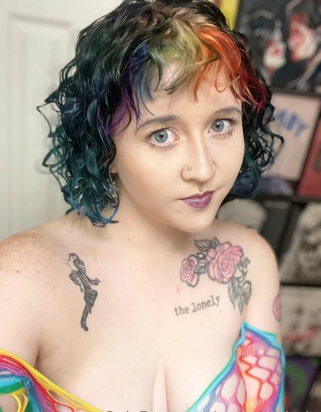 Catholic virgin ポルノ女優 写真