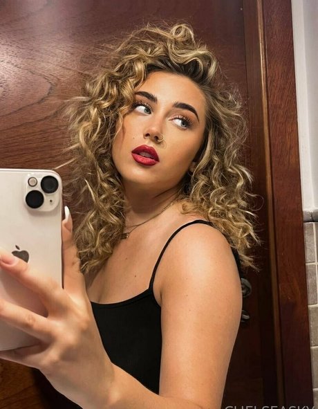 興奮した熟女OnlyFans ホットセックス 写真