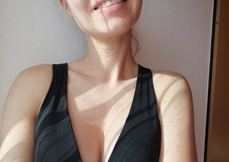 PetitTits ヌード女優 写真