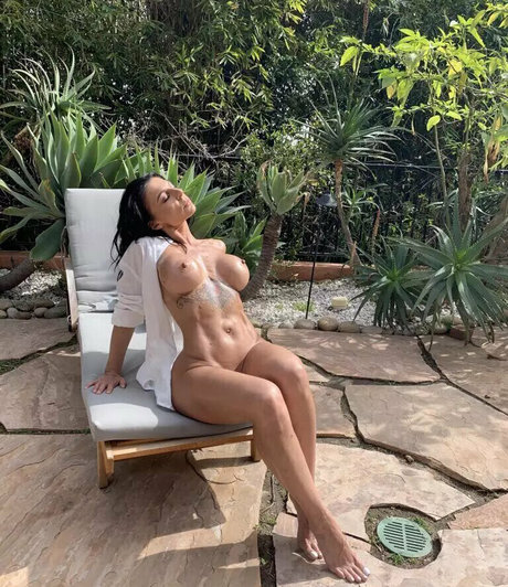 アジア人痴女OnlyFans 美しい裸 写真