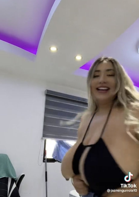 アジア人トゥインクOnlyFans アートヌード 画像