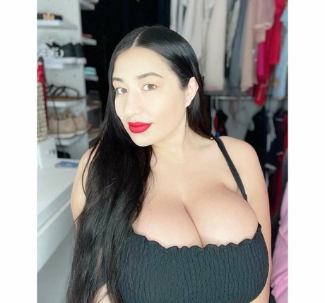 射精 OnlyFans アダルト 画像