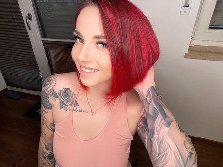 NinaDevil 高品質女優 写真