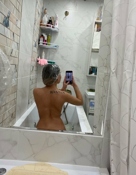 Blogika スター ヌード アーカイブ