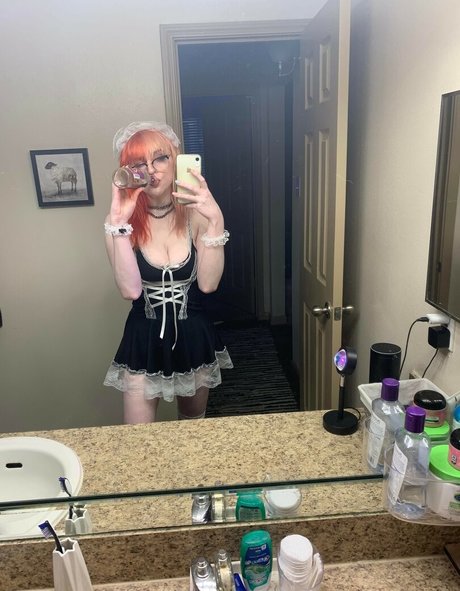 Sadcthulu666 エロティック女優 ギャラリー