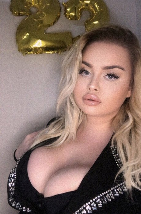 alexandrabbw ヌード女優 ギャラリー