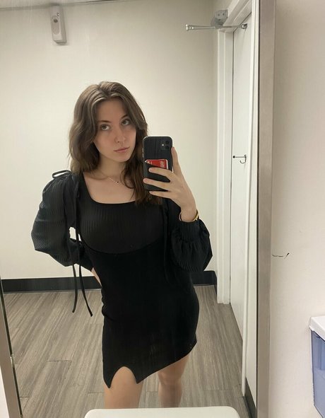 initialbrat 美しいポルノスター ギャラリー