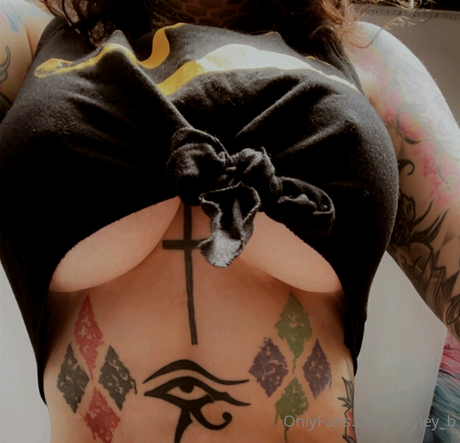 シシーオンリーファンズ ポルノ 写真