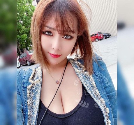 膨らみ OnlyFans ホットポルノ 写真