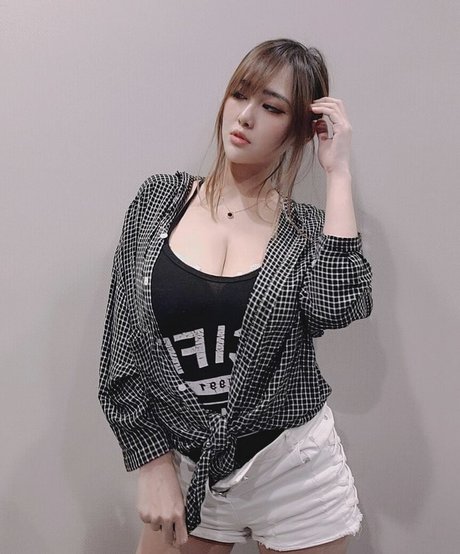 ライブストリーミングOnlyFans 無料セクシー 画像