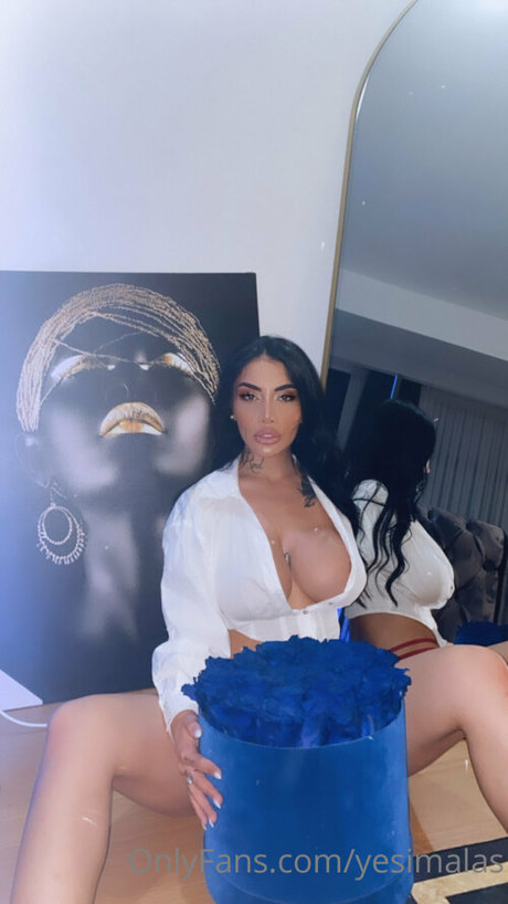 yesimalas エロティックなスター 写真