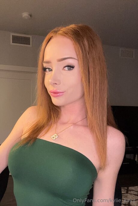 Kylie Kayy ヌードスター 写真