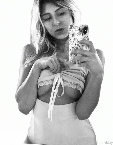 アジア人のタトゥー OnlyFans 無料セクシー ギャラリー