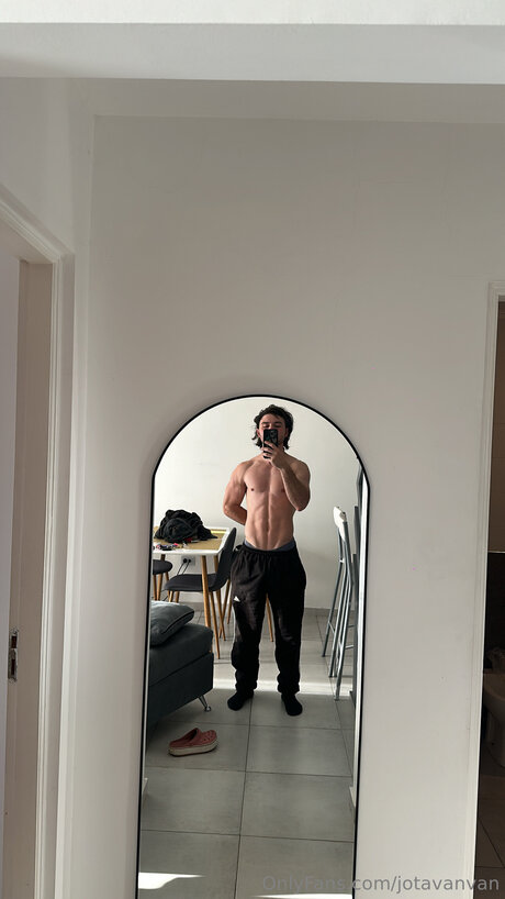 Jotajer ポルノスター 画像