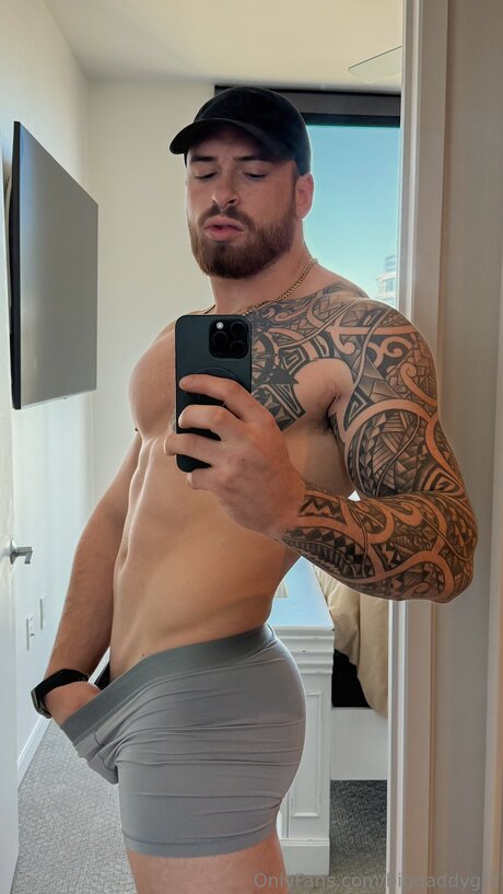 Bigdaddygrif ホット女優 写真