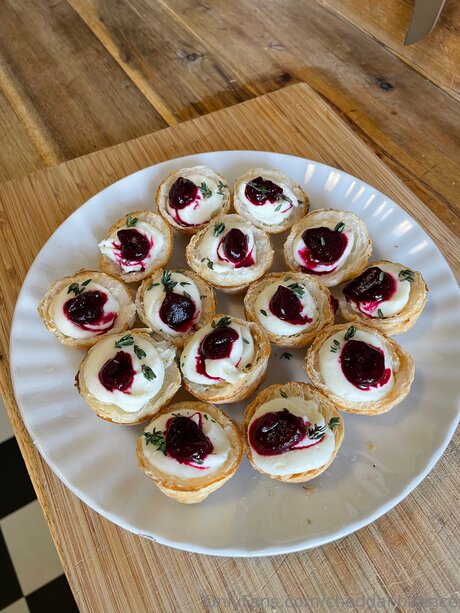 Cheddahbounce セクシーなスター 写真