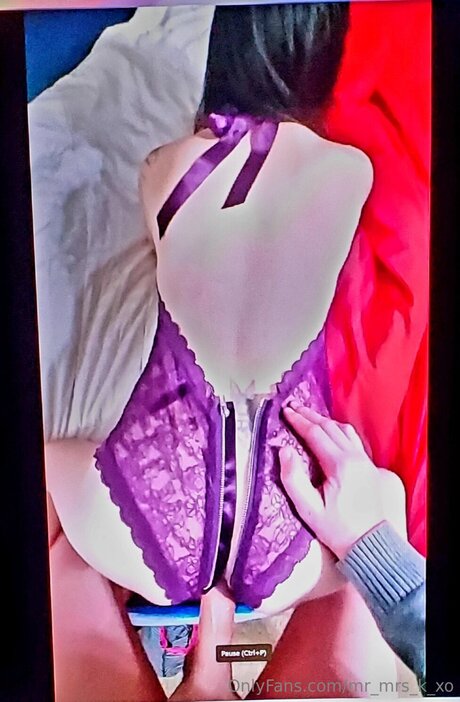 Mr Mrs K Xo エロティックモデル 写真