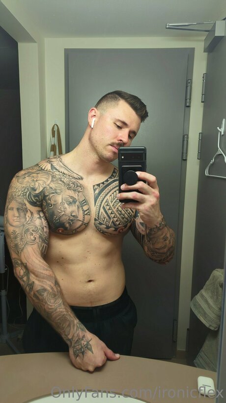 Ironicflex ヌードモデル 画像