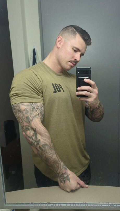 Ironicflex スター ヌード ギャラリー