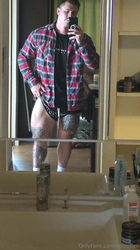 Ironicflex xxxモデル 写真