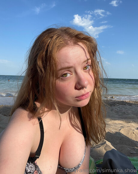 Simunka Show かわいいモデル 写真