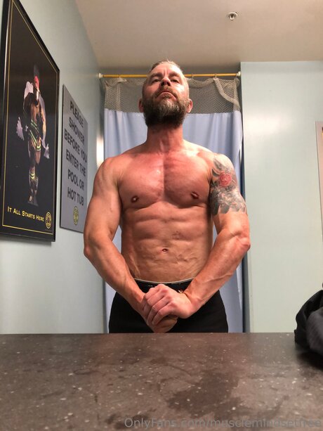 Musclemindsetfree エロティックなモデル 画像