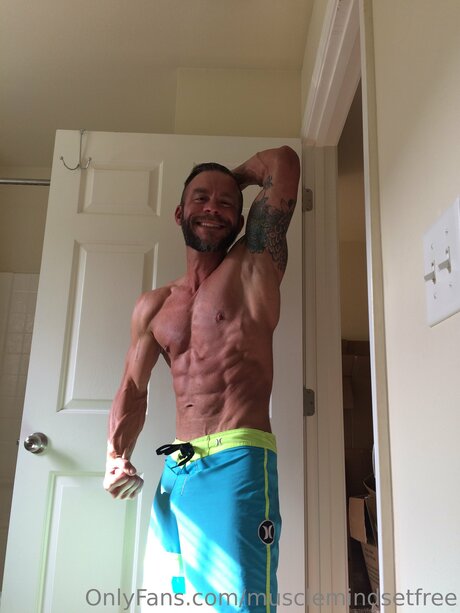 Musclemindsetfree かわいいモデル 写真