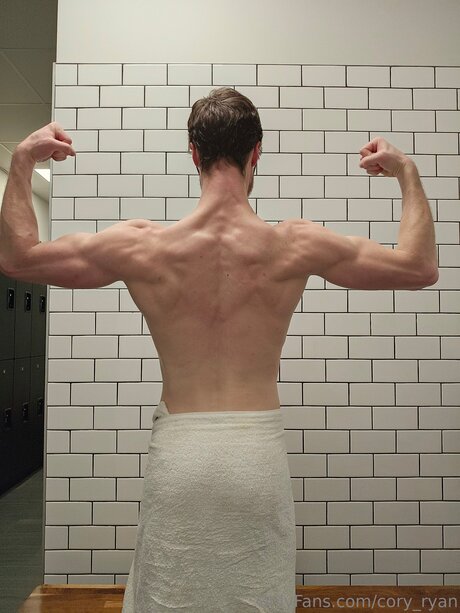 Cory Ryan ヌードモデル 画像