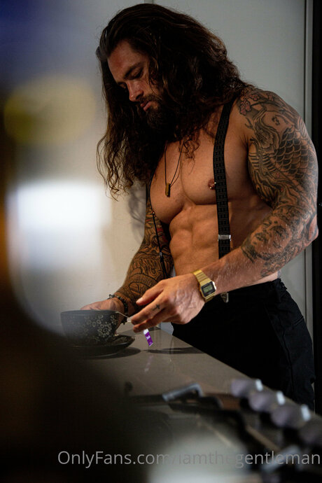 Iamthegentleman xxxポルノスター 写真