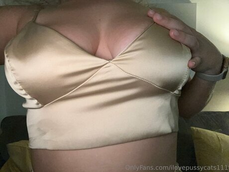 Ilovepussycats111 ポルノスター 写真