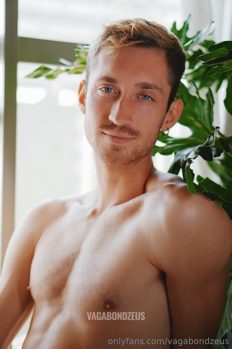 ストリッパーOnlyFans アートヌード 画像