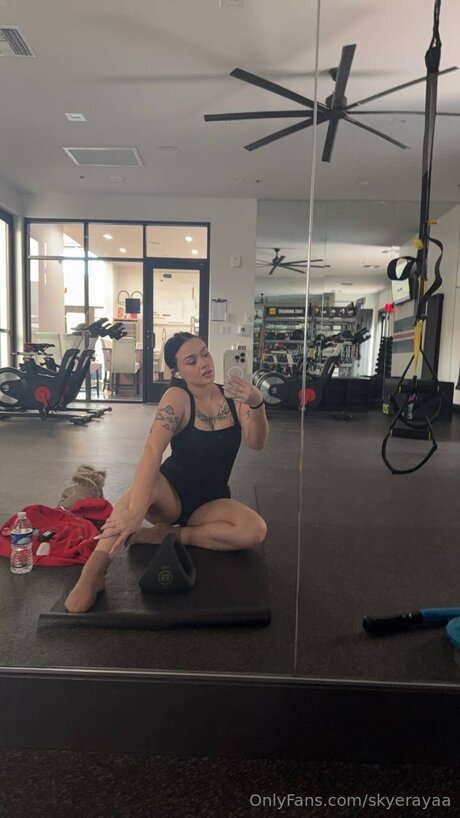 Skyerayaa 無料のポルノスター 写真