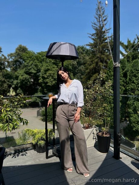 Babymegaan アダルトスター ギャラリー